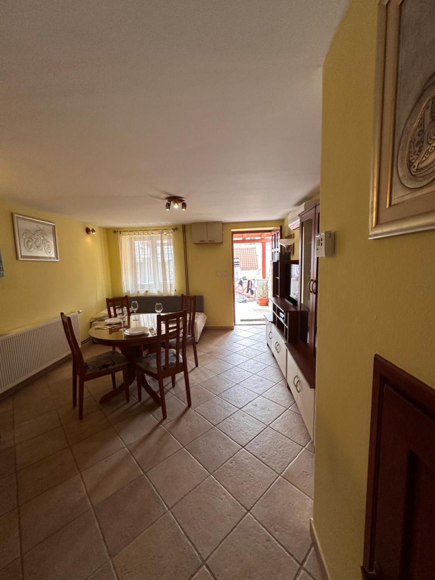 Apartman Lana Kaštela Екстериор снимка